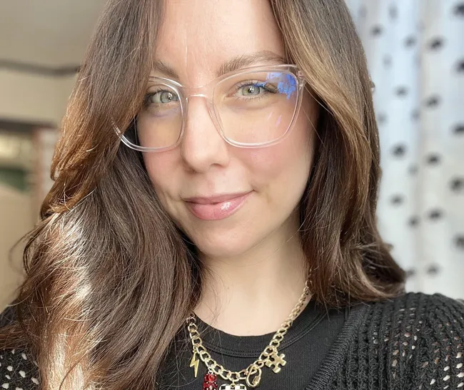 Chelsea the optical manager of Griswold Eye Care optometry clinic - Eye Doctor in Norwich, CT Chelsea the optical manager of Griswold Eye Care optometry clinic - Eye Doctor in Norwich, CT